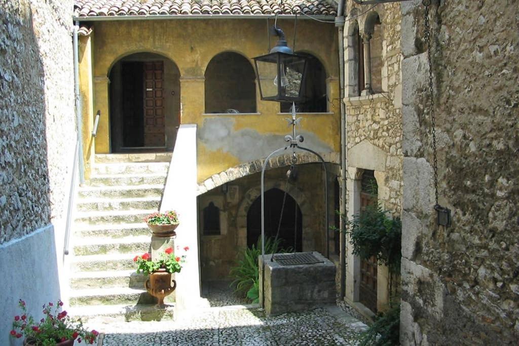 Domus - Casa Vacanza B&B Veroli المظهر الخارجي الصورة
